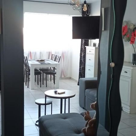 Appartement Le Queirele à Le Lavandou Extérieur photo