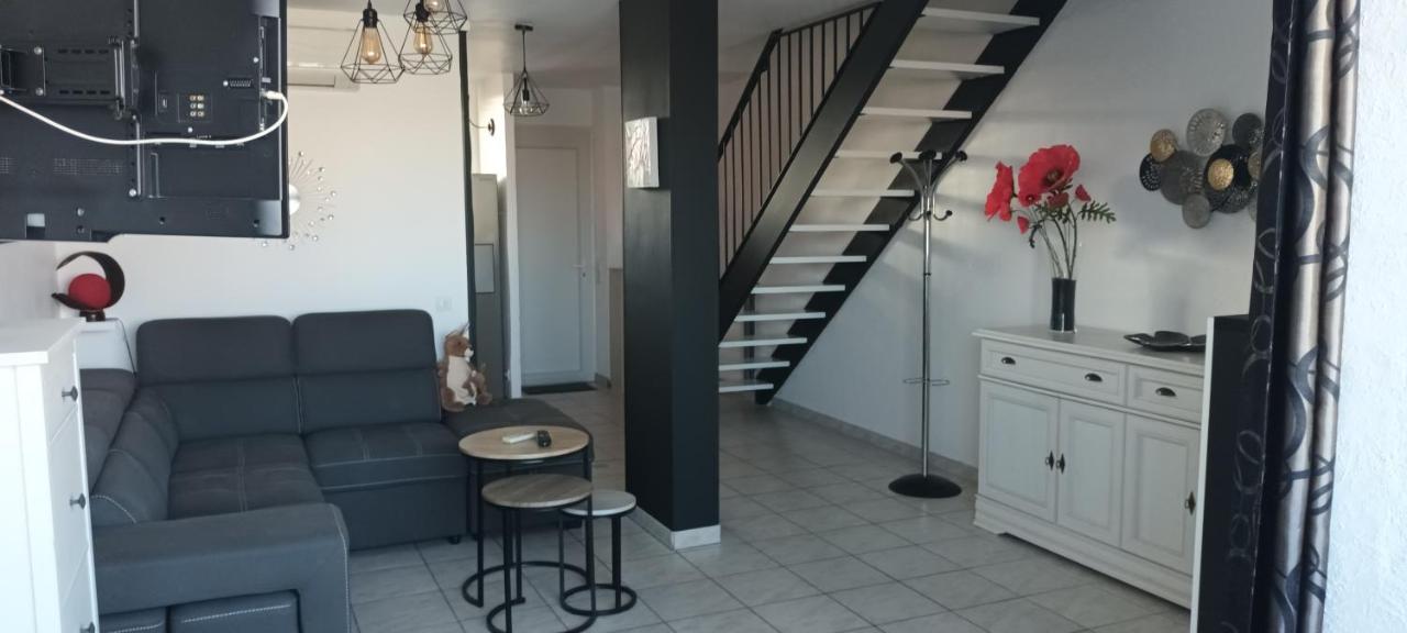 Appartement Le Queirele à Le Lavandou Extérieur photo