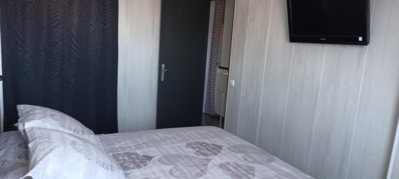 Appartement Le Queirele à Le Lavandou Extérieur photo